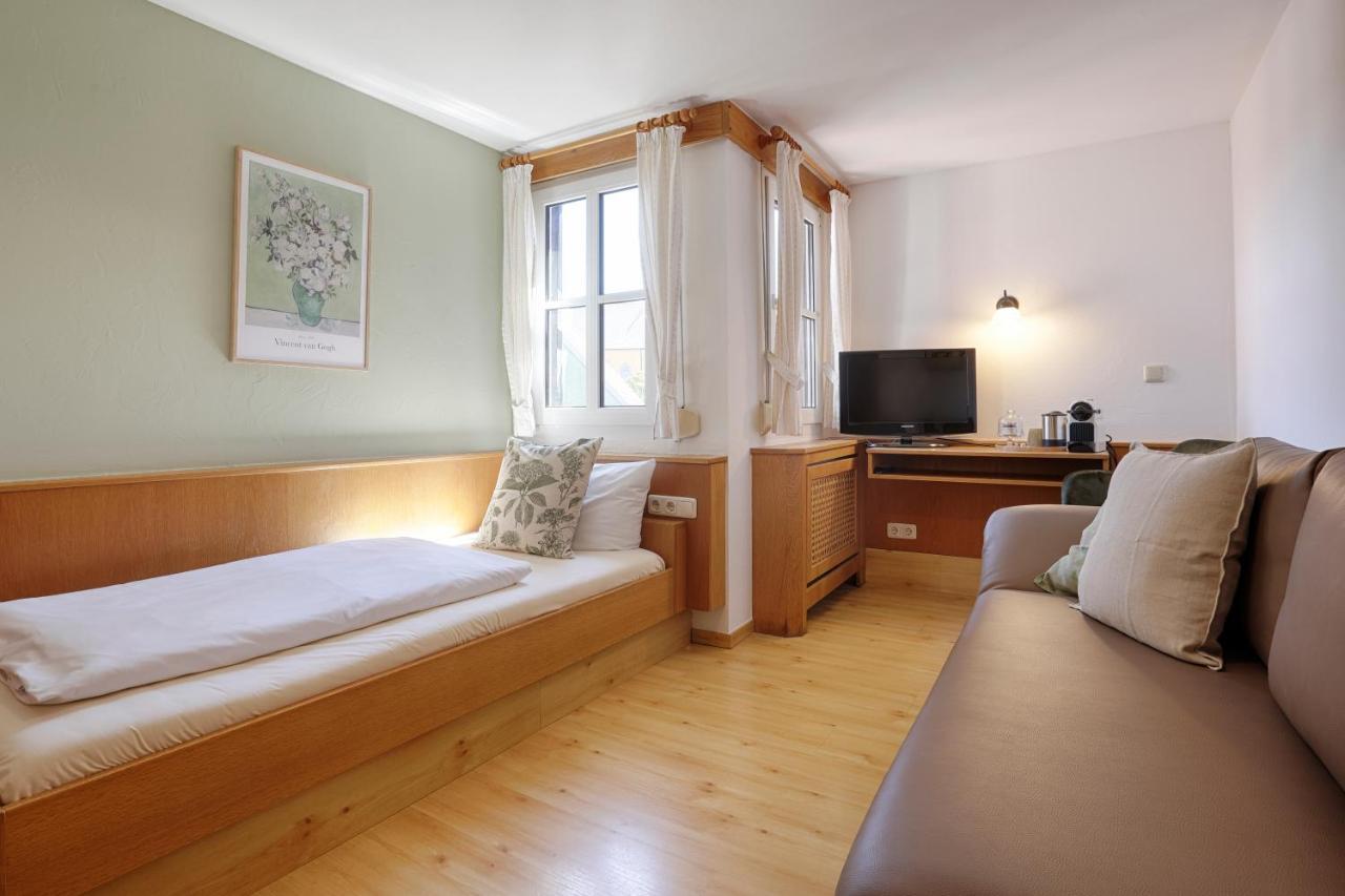 Landhotel Schwab - By Homekeepers Schwarzach am Main Dış mekan fotoğraf