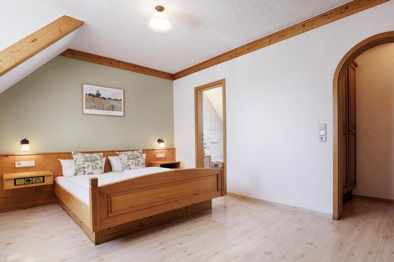 Landhotel Schwab - By Homekeepers Schwarzach am Main Dış mekan fotoğraf